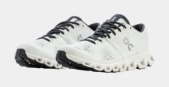 On Cloud X White/Black Womens Running Shoes (White) -Boutique Shoe Store 1bf5566384d3d401158e9dd197fd420b