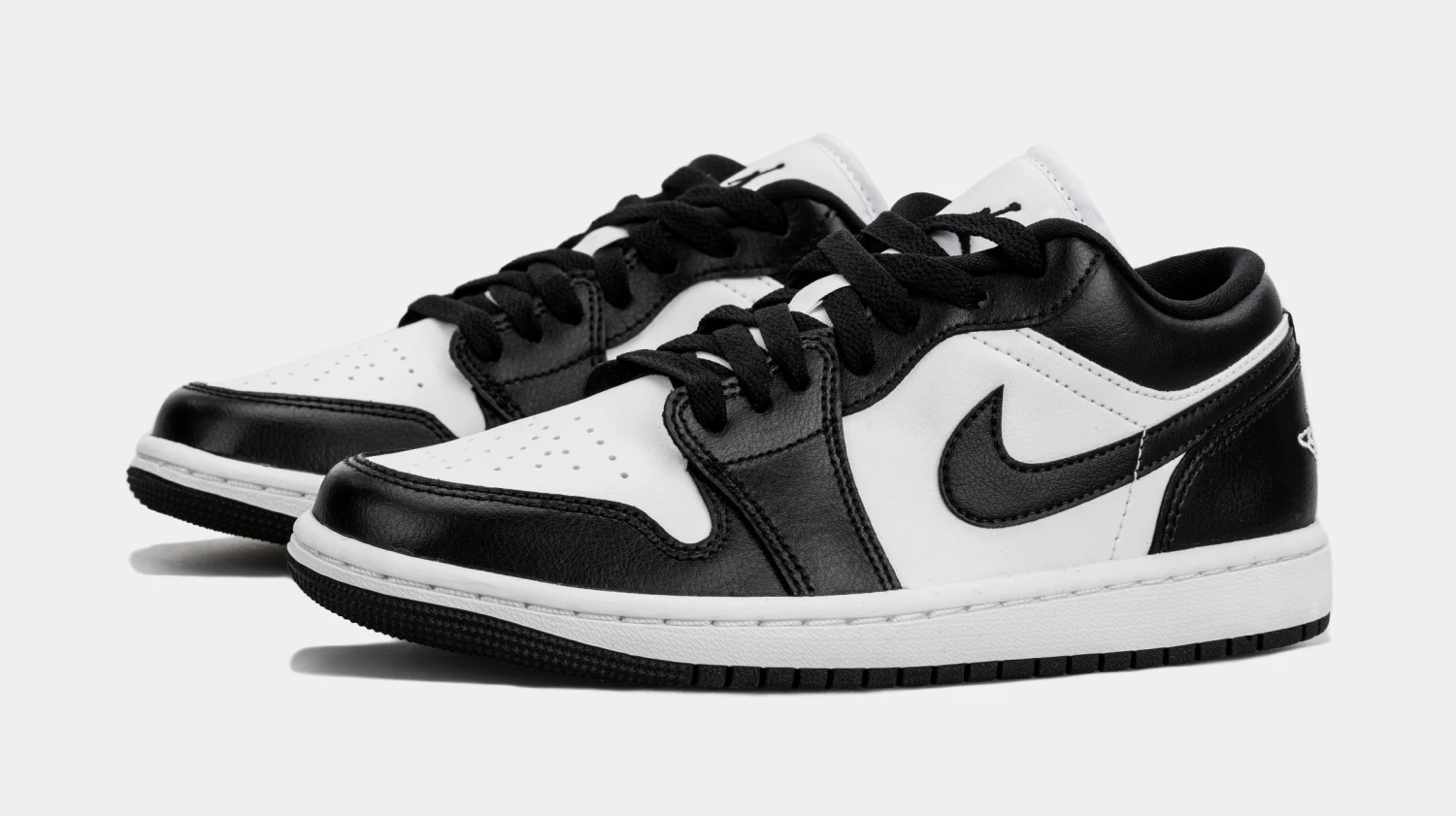 Air Jordan 1 Retro Low Panda Womens Lifestyle Shoes (Black/White) 6 Air Jordan 1 Retro Low Panda Womens Lifestyle Shoes (Black/White) - Image 4