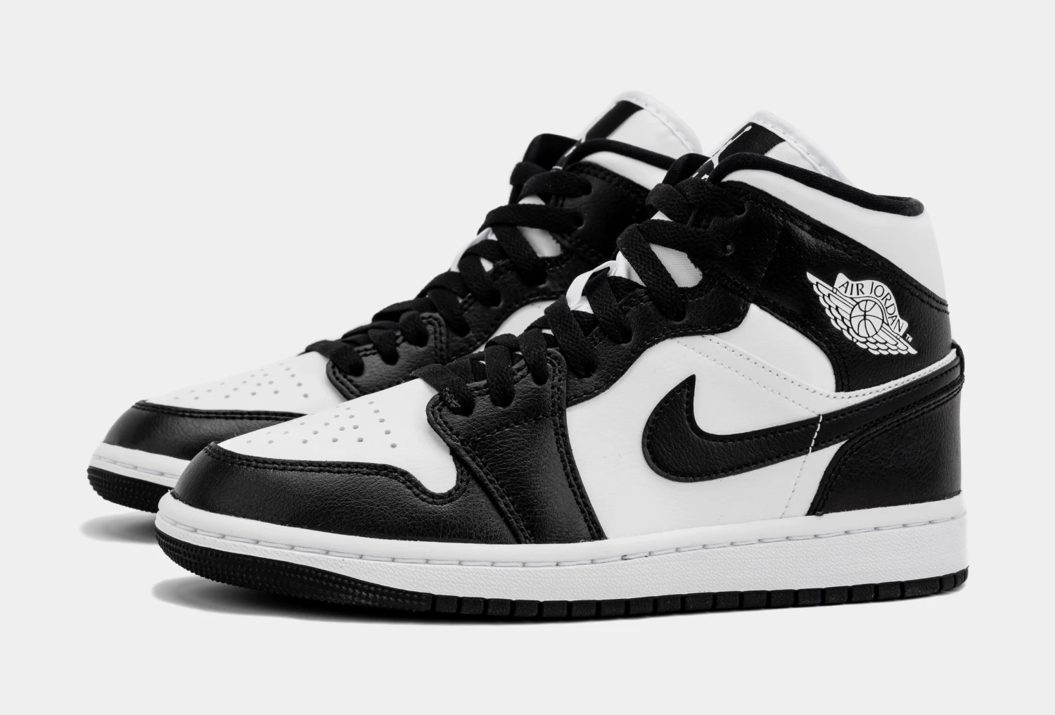 Air Jordan 1 Retro Mid Panda Womens Lifestyle Shoes (Black/White) 6 Air Jordan 1 Retro Mid Panda Womens Lifestyle Shoes (Black/White) - Image 4