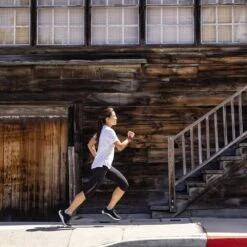 Topo Athletic Women's Ultrafly 4 Running Shoe - Black/White- Regular (B) -Boutique Shoe Store W056.Black White 10