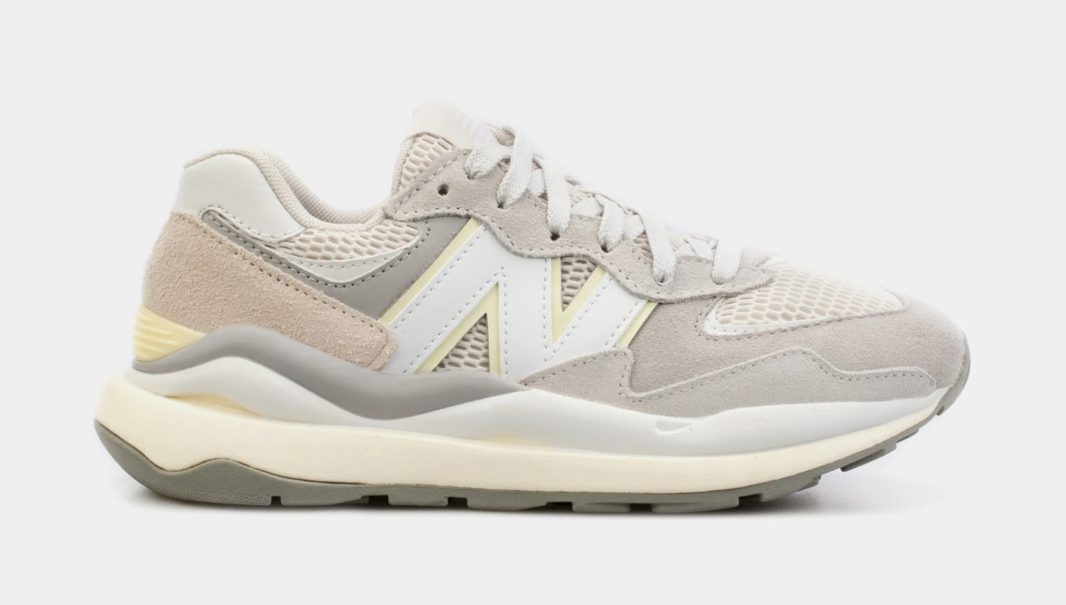 57/40 Moonbeam Womens Lifestyle Shoes (White/Beige) 3 57/40 Moonbeam Womens Lifestyle Shoes (White/Beige)