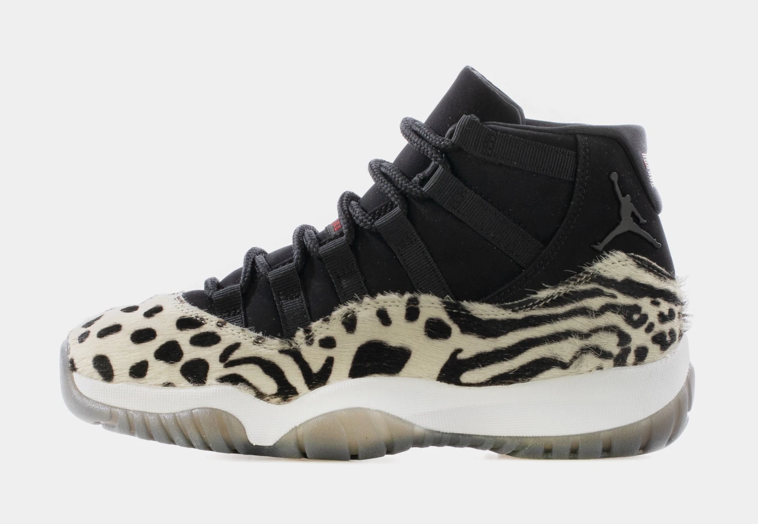 Air Jordan 11 Retro Black And White Womens Lifestyle Shoes (Black/Beige/White) 4 Air Jordan 11 Retro Black And White Womens Lifestyle Shoes (Black/Beige/White) - Image 2