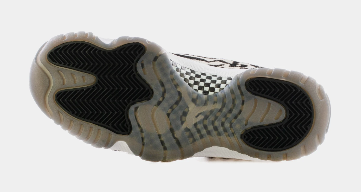 Air Jordan 11 Retro Black And White Womens Lifestyle Shoes (Black/Beige/White) 5 Air Jordan 11 Retro Black And White Womens Lifestyle Shoes (Black/Beige/White) - Image 3